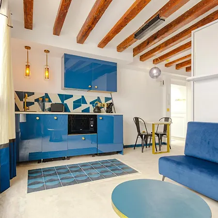 Luxurious In Historic Center Of Appartement