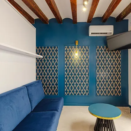 Luxurious In Historic Center Of Apartment *