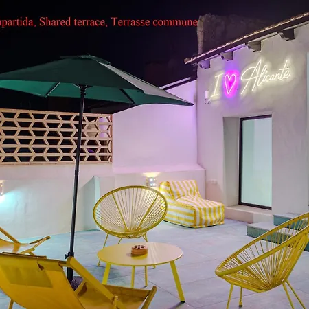 Luxurious In Historic Center Of Apartment Alicante